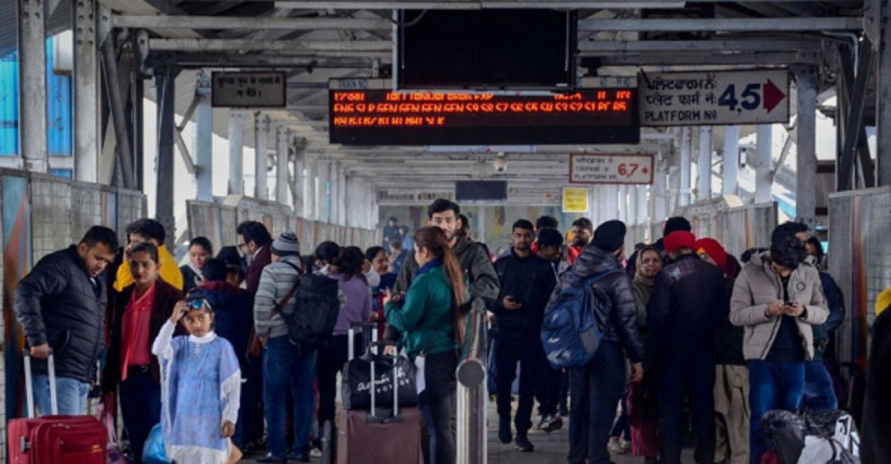 পুরীগামী নীলাঞ্চল এক্সপ্রেস সহ একাধিক ট্রেনের রুট বদল! রইল বাতিলের তালিকাও 