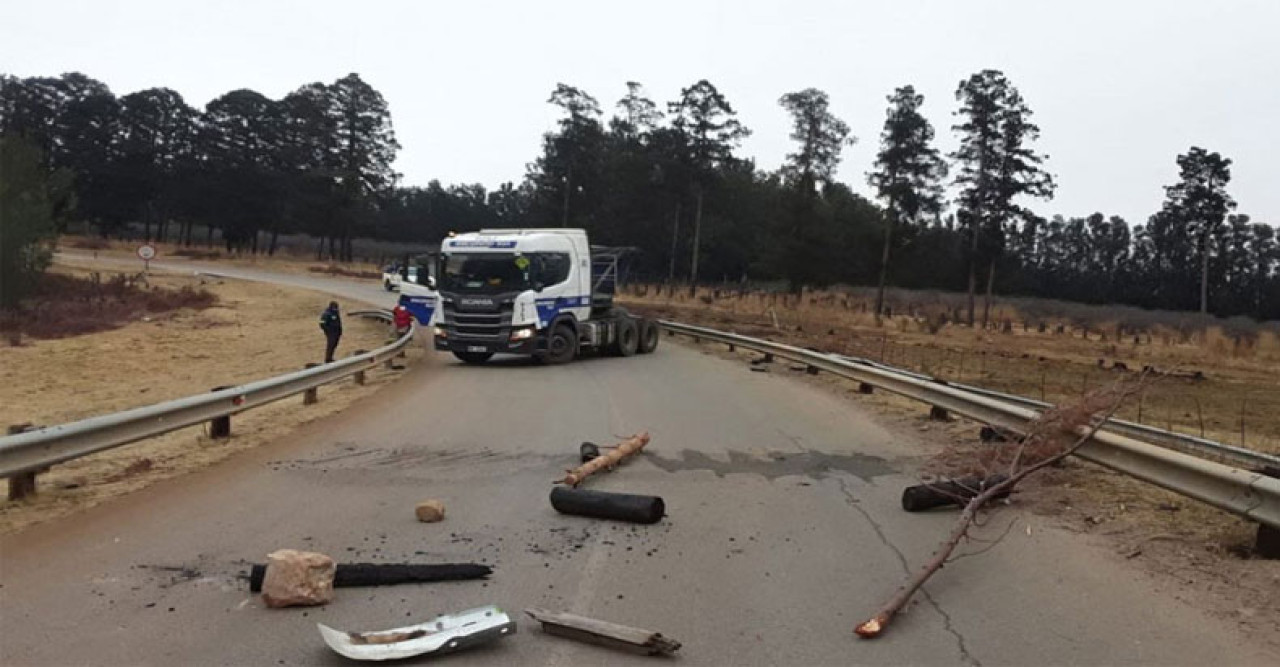 দক্ষিণ আফ্রিকায় বাস-লরি সংঘর্ষে নিহত ২০