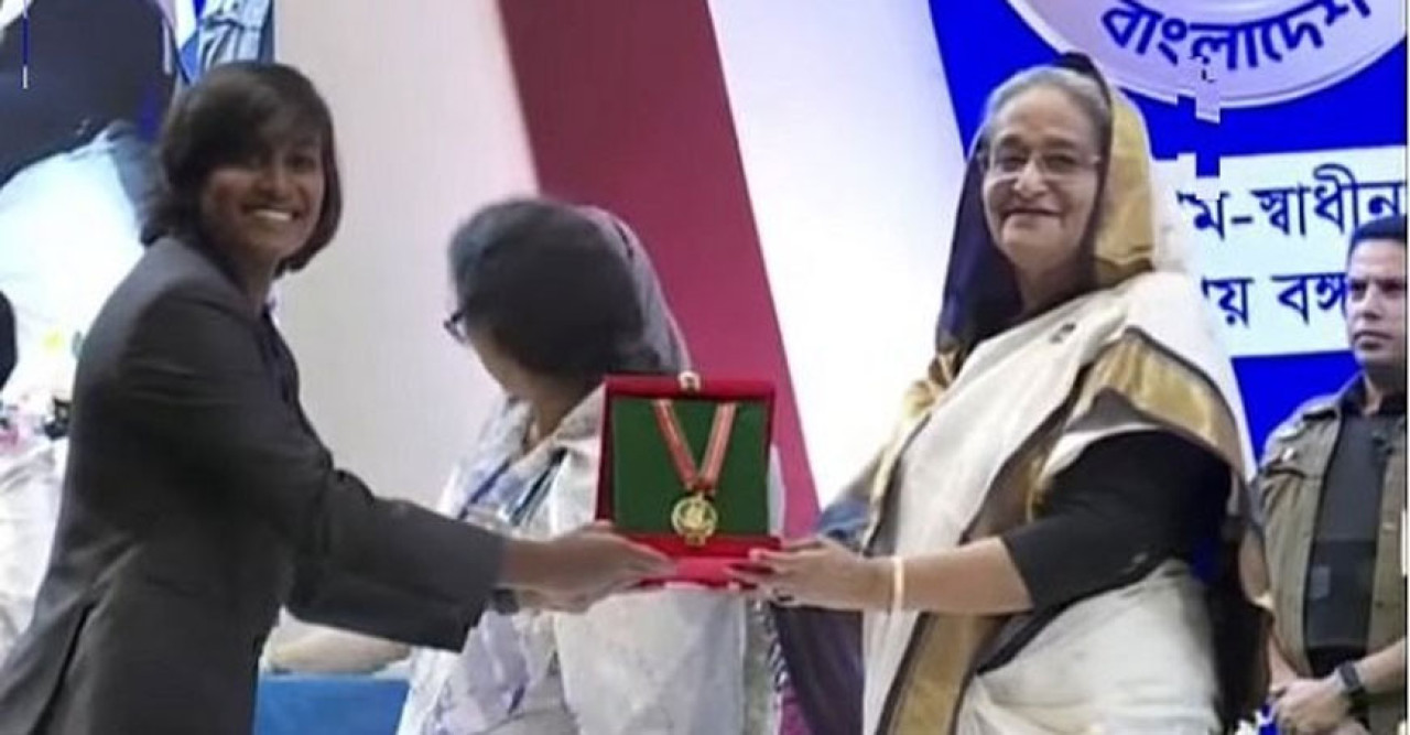 বঙ্গমাতা পদক পেলো সাফজয়ী বাংলাদেশ নারী ফুটবল দল