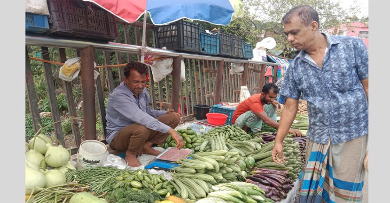 কিশোরগঞ্জে সবজি, ডিম ও মুরগীর বাজার লাগামহীন 