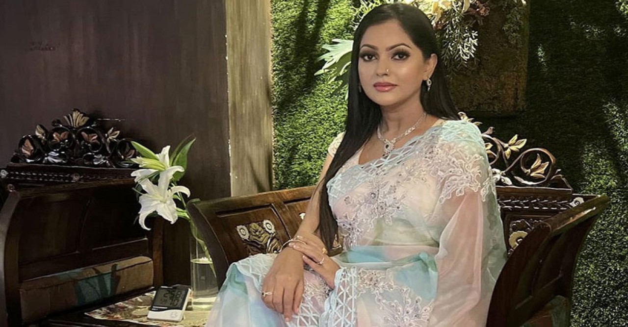 প্রযোজক আনবো, তার আগে পরিবেশ দরকার: নিপুণ