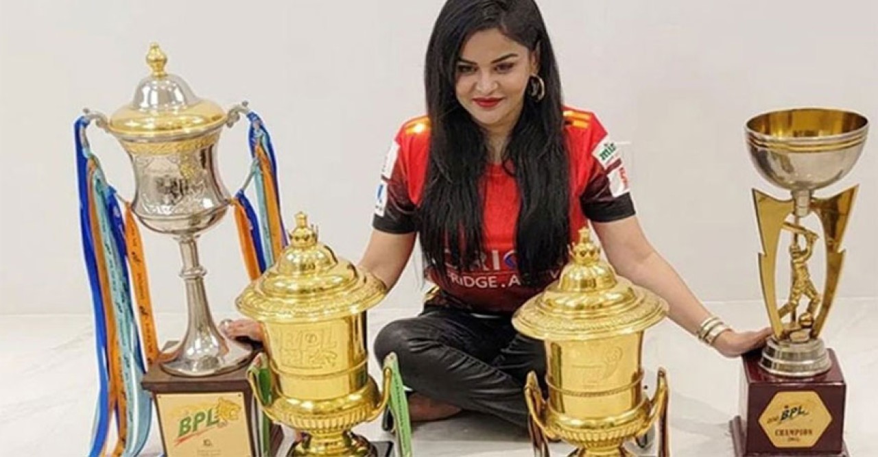 পাকিস্তান সুপার লিগে দল কিনছেন কুমিল্লা ভিক্টোরিয়ান্সের মালিক নাফিসা কামাল