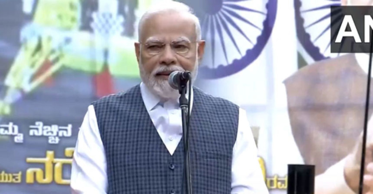 বেঙ্গালুরুতে পৌছেই 'জয় বিজ্ঞান' স্লোগান মোদীর, গেলেন ইসরোয়