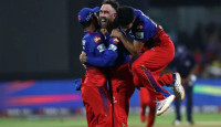 চেন্নাইকে বিদায় করে প্লে-অফে বেঙ্গালুরু