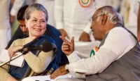 ইউপিএ পুনর্জাগরণের ডাক খাড়্গের, এখন কী অবস্থায় সনিয়ার নেতৃত্বাধীন সেই জোট