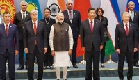 নেই হাসি-করমর্দন, মঞ্চ ভাগ করলেও মুখ ফিরিয়েই থাকলেন মোদি ও জিনপিং