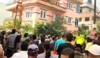নেপালে তীব্র বিক্ষোভ: রাজনৈতিক নেতাদের বাড়িতে ভাঙচুর ও আগুন, তরুণদের রোষ