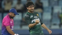 হাত মেলানো বিতর্কে তপ্ত ম্যাচ, তবুও আমিরাতকে হারিয়ে সুপার ফোরে পাকিস্তান