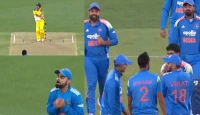 হার্ষিত রানার আগুনে বল! ট্রাভিস হেডকে বোল্ড করে কোহলির হাতে ধরা দিল অস্ট্রেলিয়া