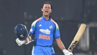 খাবার বিষক্রিয়ায় হাসপাতালে যাইশাস্বী! ২ কেজি ওজন কমল, বিজয় হাজারে ট্রফি মিস করতে পারেন