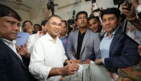 তারেক রহমানের ভোট দান: "ষড়যন্ত্র রুখতে ঘর থেকে বেরিয়ে ভোট দিন, জয় নিশ্চিত!" – বিএনপি চেয়ারম্যানের আশাবাদী বার্তা গুলশান কেন্দ্রে