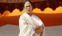  চমক! ফল ঘোষণার আগেই মমতার ‘অনৈতিক জয়’ অভিযোগ, ভাঙলেন কেন্দ্রেও