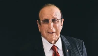Clive Davis, Visionary Music Executive Who Launched Whitney Houston and Other Stars, Dies at 94