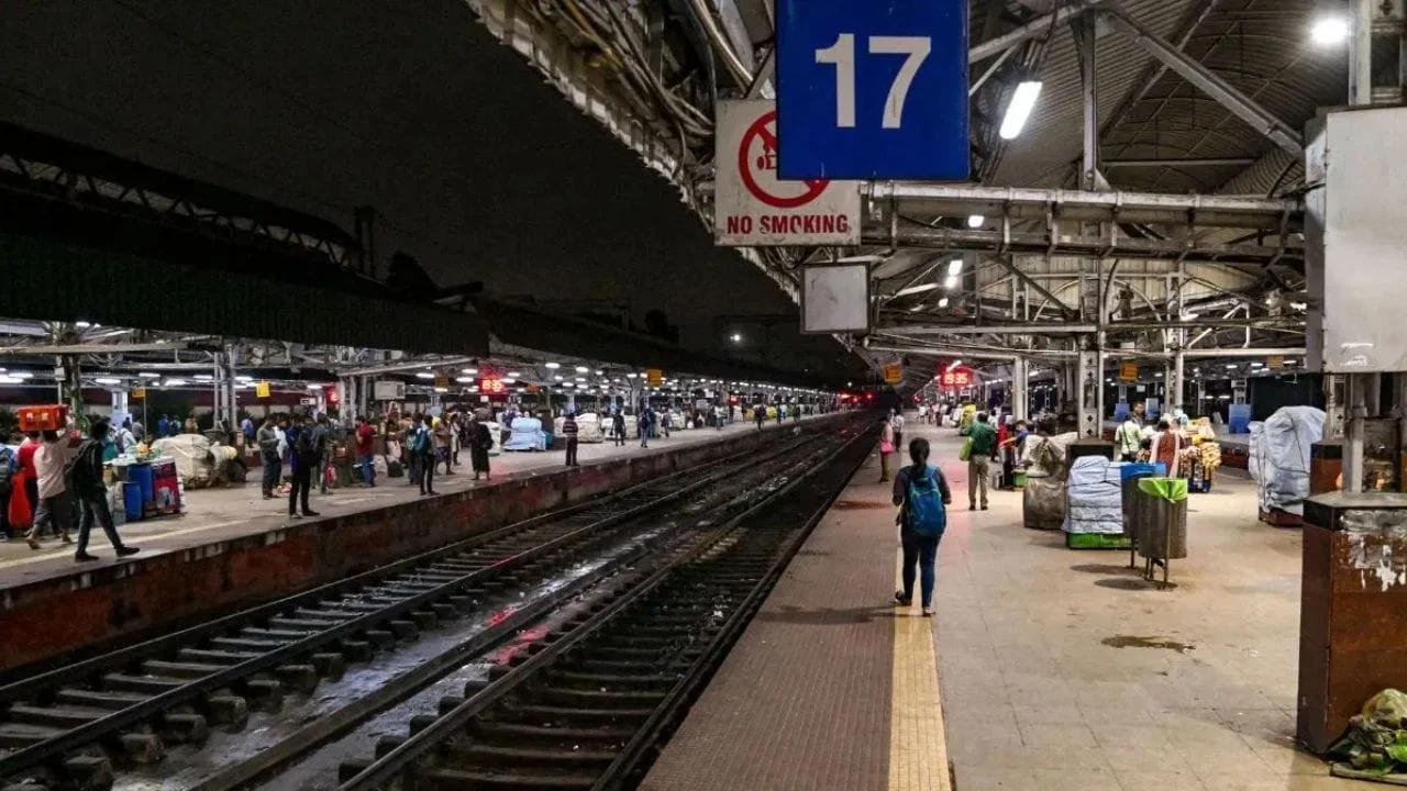 Platform Ticket Rules: 500 rupees fine despite having a platform ticket! If you don't know these railway rules, you will also be in danger...