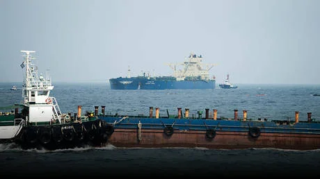 ভারতীয় নাবিকরা মার্কিন অবরোধের মধ্যে জাহাজের সাথীর লাশ সরানোর জন্য লড়াই করছে