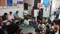 মহিলা ইন্টার্নকে হেনস্তার অভিযোগ রোগীদের বিরুদ্ধে, চিকিৎসা বন্ধ করে প্রতিবাদে জুনিয়র ডাক্তাররা