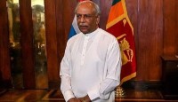 শ্রীলঙ্কার নতুন প্রধানমন্ত্রী হিসেবে শপথ নিলেন রাজাপাকসে পরিবারের মিত্র গুনাবর্ধনে