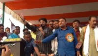 মিঠুনের পালটা সভায় হাতিয়ার গান, পুরুলিয়ায় সুরে সুরে রাজনৈতিক মঞ্চ মাতালেন বাবুল