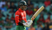 বড় লক্ষ্য তাড়া করতে নেমে ব্যাটিং বিপর্যয়ে টাইগাররা