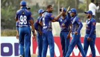 মাশরাফির ৫ উইকেটে বিধ্বস্ত মোহামেডান