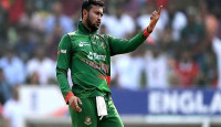 আইসিসির বোলিং র‌্যাঙ্কিংয়ের শীর্ষ দশে সাকিব