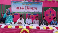 হিলিতে ব্রিধান ৯২ জাতের ধান চাষে কৃষকদের উদ্ধু করতে মাঠ দিবস অনুষ্ঠিত