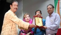 স্বদেশ মৃত্তিকা চ্যারিটি অ্যাওয়ার্ড পেলেন লায়ন গনি মিয়া বাবুল