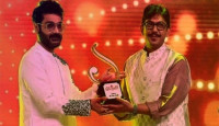 ‘সেরা বাঙালি’ পুরস্কার পেলেন চঞ্চল চৌধুরী