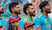 পাকিস্তানের বিপক্ষে ভুল জার্সি পরে মাঠে নামলেন কোহলি
