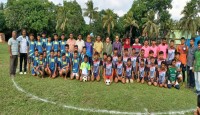 রামগড়ে বঙ্গবন্ধু-বঙ্গমাতা ফুটবল টুর্নামেন্টের উদ্বোধনী খেলায় পৌরসভা ৮-১ গোলে জয়ী
