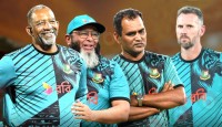 বিস্ফোরক তথ্য! জানেন কি, কত টাকা মাসিক বেতন পান বাংলাদেশ জাতীয় দলের কোচরা?