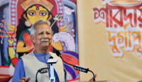 সময় এসেছে সবার অধিকার প্রতিষ্ঠিত করার: ঢাকেশ্বরী মন্দিরে ড. ইউনূস