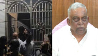 ‘সাবেক স্বরাষ্ট্রমন্ত্রী আছেন’ সন্দেহে বাড়ি ঘেরাও