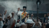 সাভারকারকে নিয়ে করা বায়োপিকে ইতিহাস বিকৃত করার অভিযোগ! প্রতিবাদ নেতাজি ও ক্ষুদিরামের পরিবারের সদস্যদের