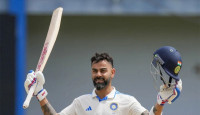 ক্যারিয়ারের ৫০০তম ম্যাচে সেঞ্চুরি করে অনন্য রেকর্ড গড়লেন বিরাট কোহলি 