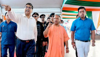 লখনউ থেকে বারাণসী যাওয়ার বিমান পরিষেবা উদ্বোধন করলেন যোগী আদিত্যনাথ
