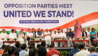 কে ছাড়াই ২০২৪-এর লোকসভা নির্বাচনে লড়াই! প্ল্যান বি পরিকল্পনা কংগ্রেস ও উদ্ধব- সেনার