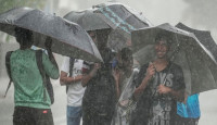 বাংলা-সহ কয়েকটি রাজ্যে ফের সক্রিয় মৌসুমী বায়ু! ভারী বৃষ্টির সতর্কতা জারি