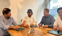 অভিযোগকারী প্রযোজকের সাথে দেখা করেছেন শাকিব খান