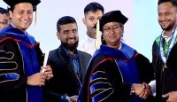 সমাবর্তন অনুষ্ঠানে সাকিবকে মেডেল পরিয়ে দিলেন শিক্ষামন্ত্রী