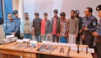  কালিয়াকৈরে অস্ত্রসহ ছয় ডাকাত গ্রেপ্তার