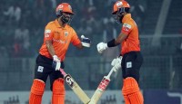 টস জিতে বরিশালের বিপক্ষে ফিল্ডিংয়ে খুলনা