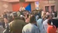 পাকিস্তানে থানা থেকে ছিনিয়ে যুবককে পিটিয়ে হত্যা