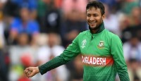  সাকিবের বলে পাঁচ ছক্কা হাঁকালেন নিকোলাস পুরান