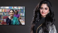 আব্দুল আজিজের বইয়ের প্রচারে বইমেলায় পূজা চেরী