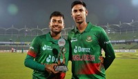  চিন্তা নেই, বল গায়ে লাগলেও আউট হবো না : মিরাজকে মোস্তাফিজ