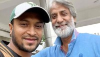 দেশে ফিরেই টিম হোটেলে সাকিব