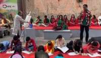 তুলির আঁচড়ে ক্যানভাস রাঙিয়ে হয়ে গেল ‘রংতুলিতে মুক্তিযুদ্ধ’