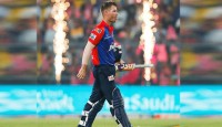 ওয়ার্নারকে আইপিএল থেকে বেরিয়ে যেতে বললেন বীরেন্দ্র শেবাগ