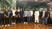 নিউজিল্যান্ডকে হারিয়ে আফ্রিদির ডিনার পার্টিতে পাক ক্রিকেটাররা